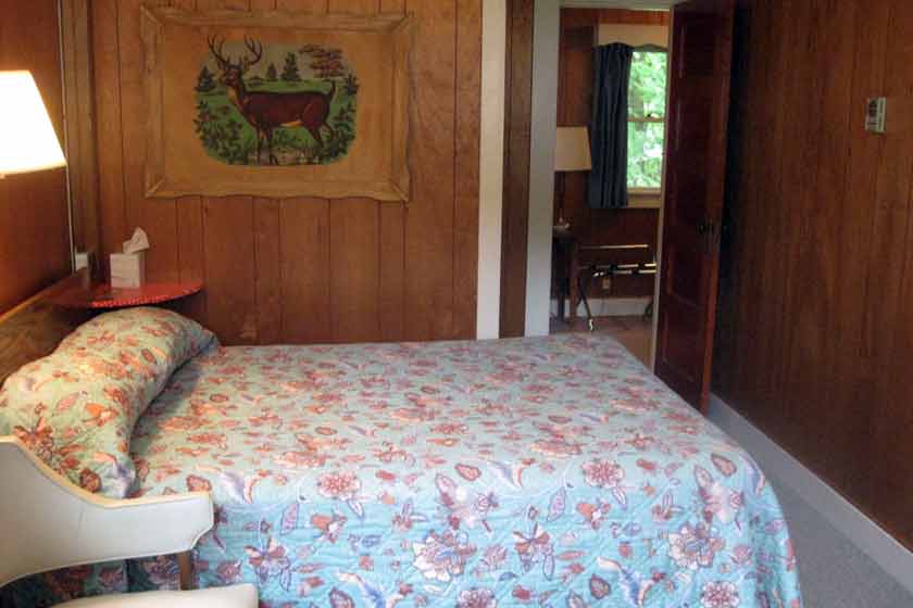 Mount Coolidge Motel Cabin